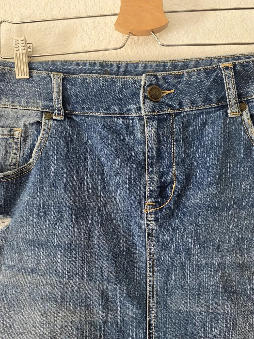 Casual Blue Denim Mini Skirt - Frayed Hem